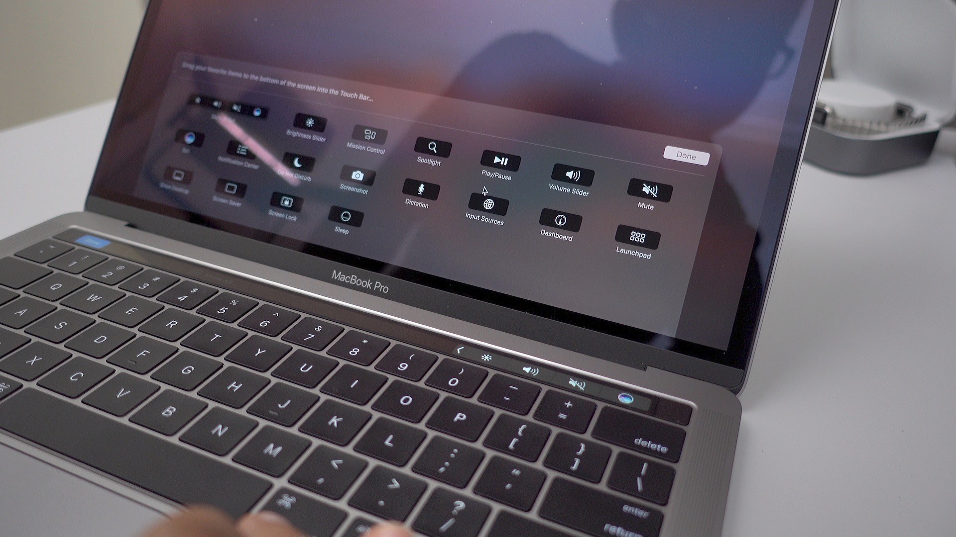 Apple MacBook Pro 13.3\" Retina Touch Bar Core i5 (8GB RAM / 256GB SSD) • Ord: 15918 - Vista Detalle