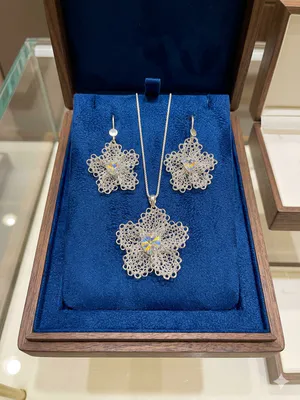 Juegos Flor de Plata Swarovski Modelo 1